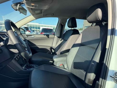 Used 2020 Volkswagen Tiguan SE w/ 3rd Row Seat Package image 10