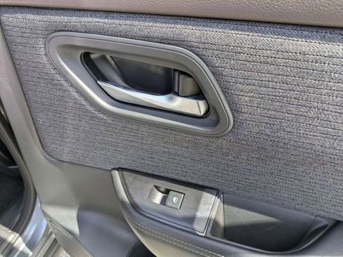 Used 2023 Nissan Rogue SV image 29