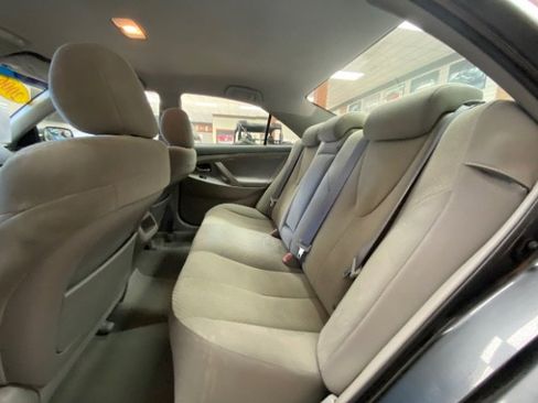 Used 2009 Toyota Camry LE FWD image 8