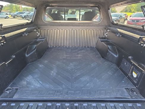 Used 2023 Toyota Tacoma TRD Off-Road w/ Technology Package AWD/4WD image 28