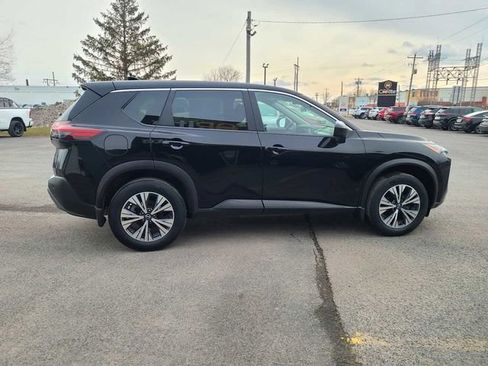Used 2023 Nissan Rogue SV image 6