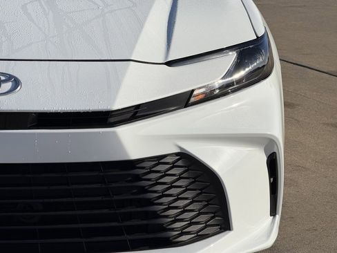 Used 2025 Toyota Camry LE FWD image 4