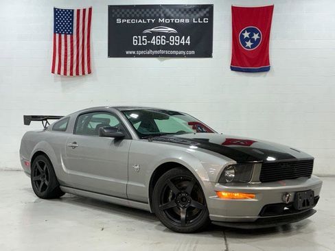 Used 2009 Ford Mustang GT Premium RWD image 3