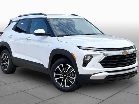 Used 2025 Chevrolet TrailBlazer LT AWD/4WD image 4