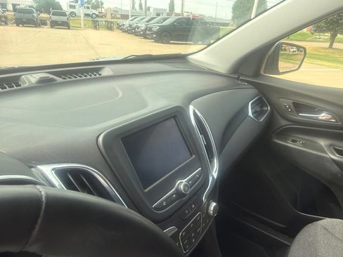 Used 2023 Chevrolet Equinox LT FWD image 23