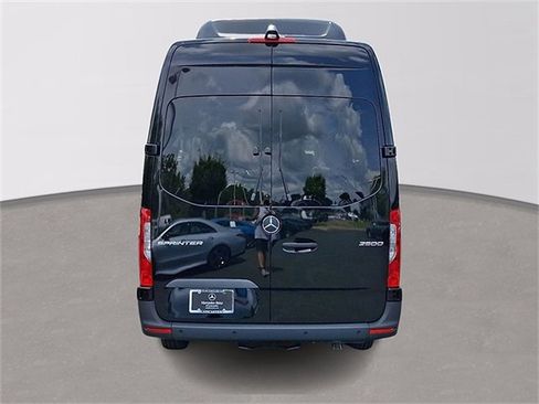 Used 2025 Mercedes-Benz Sprinter 2500 image 5