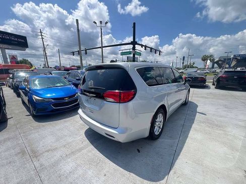 Used 2023 Chrysler Voyager LX FWD image 14