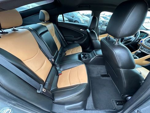 Used 2018 Chevrolet Volt Premier w/ Driver Confidence Package image 14
