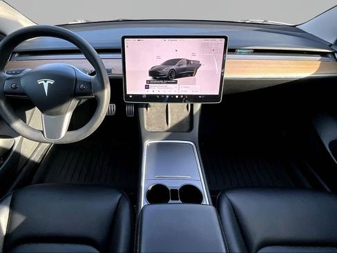 Used 2023 Tesla Model 3 Performance image 7