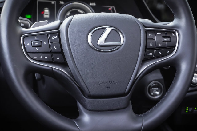Certified 2025 Lexus ES 300h w/ Premium Package FWD image 13