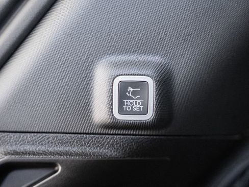 New 2025 Jeep Grand Cherokee Altitude image 10