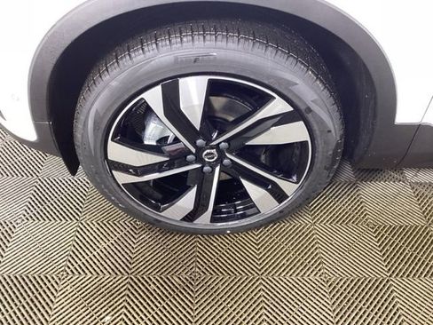 New 2026 Volvo XC40 B5 Plus w/ Protection Package Premier image 8
