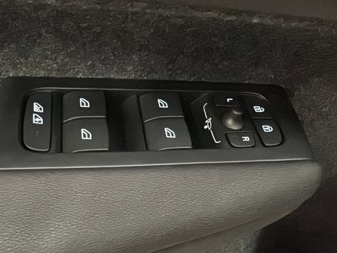 New 2026 Volvo XC40 B5 Ultra w/ Protection Package Premier image 22