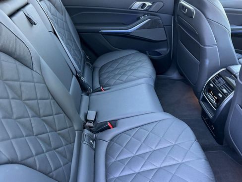 Used 2023 BMW X7 xDrive40i w/ Premium Package image 28