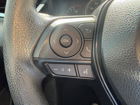Used 2022 Toyota Corolla LE FWD image 12