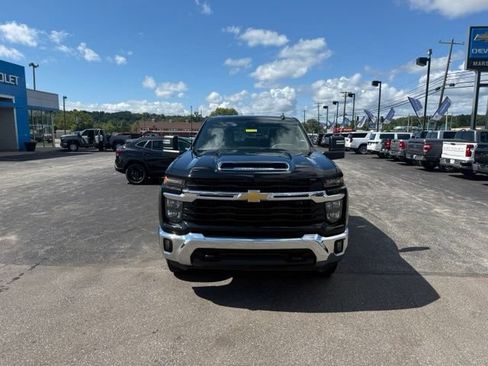 Used 2025 Chevrolet Silverado 2500 LT w/ Convenience Package AWD/4WD image 2