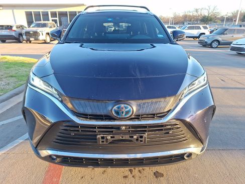 Used 2023 Toyota Venza Limited image 9