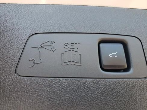 Used 2024 Lincoln Corsair AWD image 7