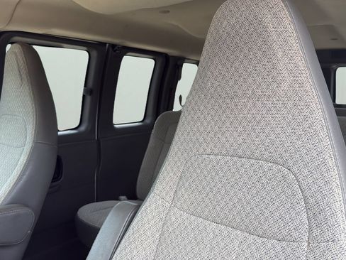 Used 2018 Chevrolet Express 3500 LT w/ LT Preferred Equipment Group RWD image 10