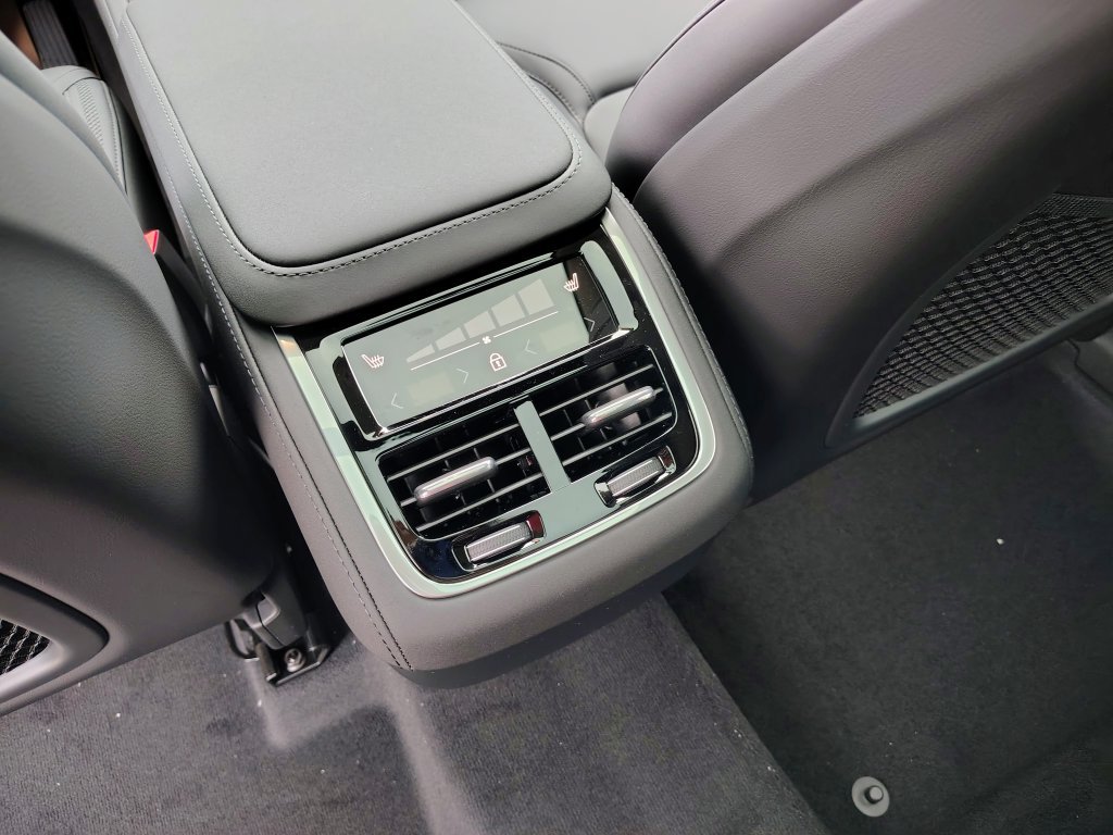 New 2027 Volvo XC90 B5 Core AWD/4WD image 27