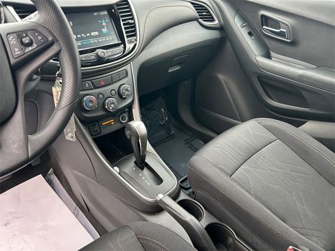 Used 2017 Chevrolet Trax LT image 11
