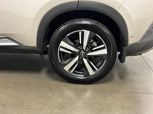 Used 2022 Nissan Rogue Platinum w/ Head-Up Display Package image 14