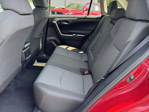 Used 2025 Toyota RAV4 XLE FWD image 17