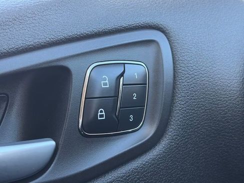 Used 2016 Ford Escape Titanium w/ Equipment Group 301A AWD/4WD image 46