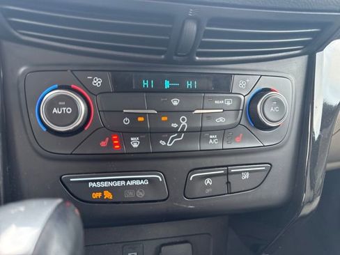 Used 2017 Ford Escape Titanium image 22