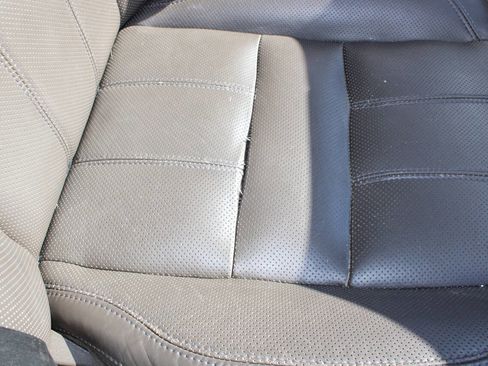 Used 2011 Land Rover Range Rover Sport HSE LUX image 14