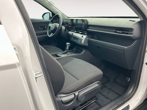 Used 2025 Hyundai Kona SEL FWD image 26