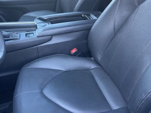 Used 2024 Toyota Grand Highlander Limited image 13