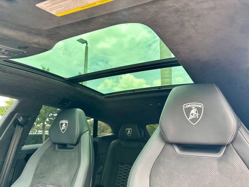 Used 2024 Lamborghini Urus S AWD/4WD image 32