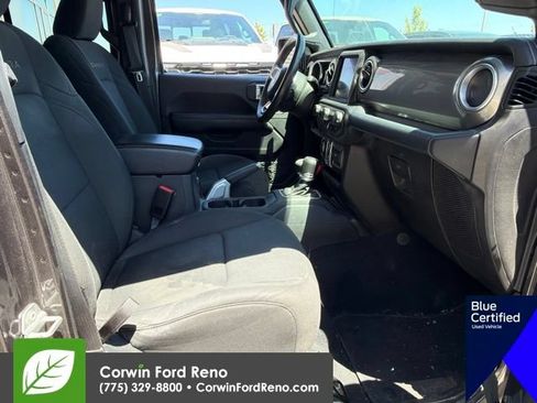 Used 2018 Jeep Wrangler Unlimited Sahara AWD/4WD image 12