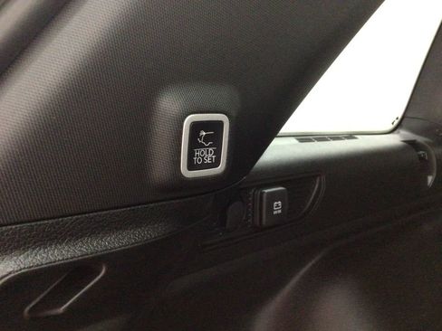 Used 2025 Jeep Grand Cherokee Limited AWD/4WD image 22