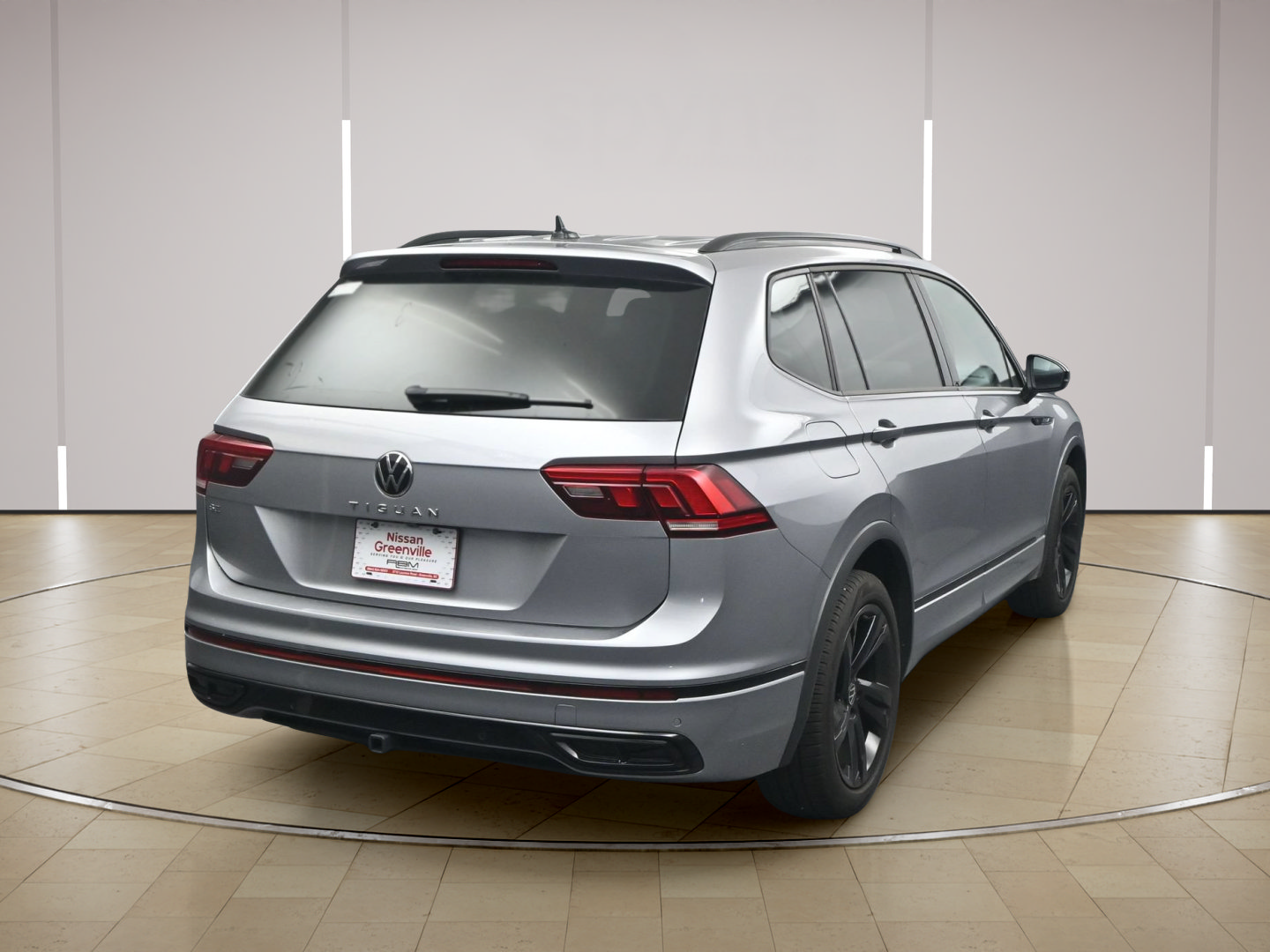 Used 2024 Volkswagen Tiguan SE R-Line FWD image 7