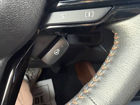 Used 2025 Subaru Forester Touring image 37