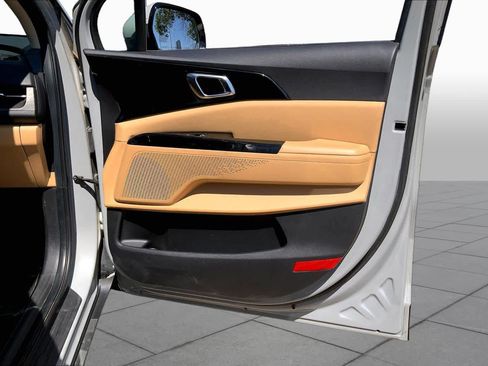Certified 2024 Kia Carnival EX FWD image 23