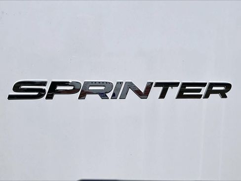 Used 2024 Mercedes-Benz Sprinter 2500 image 30