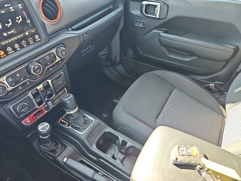 Used 2022 Jeep Gladiator Mojave w/ Cold Weather Group AWD/4WD image 25