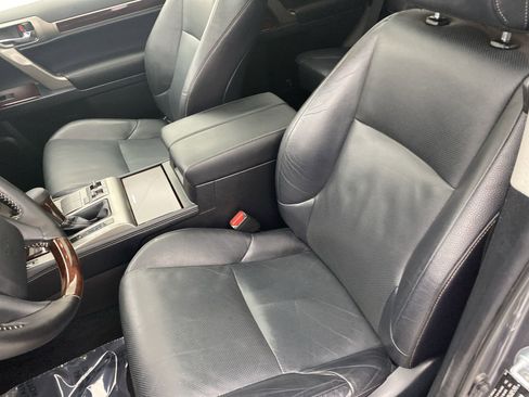 Used 2018 Lexus GX 460 Premium w/ Premium Package image 11