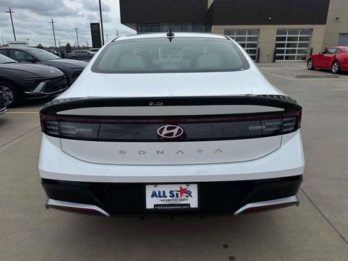New 2026 Hyundai Sonata SEL FWD image 8