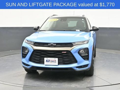 Used 2023 Chevrolet TrailBlazer RS w/ Sun and Liftgate Package FWD image 2