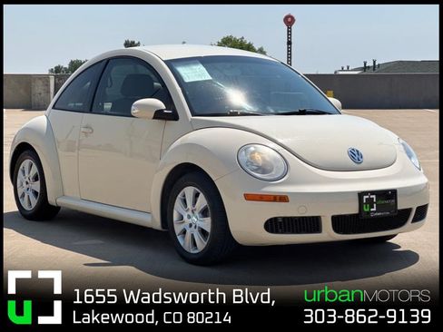 Used 2010 Volkswagen Beetle Final Edition FWD image 1