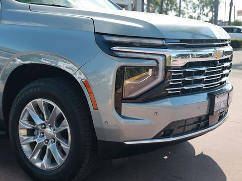 Used 2025 Chevrolet Suburban Premier image 7