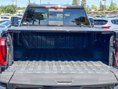 Used 2025 GMC Sierra 2500 Denali AWD/4WD image 24