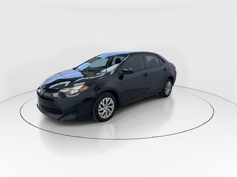 Used 2019 Toyota Corolla LE image 4