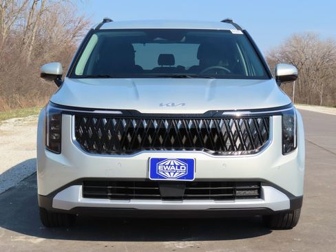 New 2026 Kia Carnival EX FWD image 17