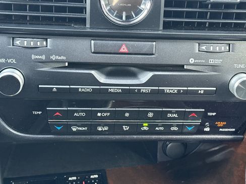 Used 2019 Lexus RX 450h AWD image 20