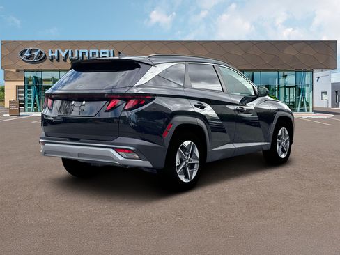 Used 2025 Hyundai Tucson SEL FWD image 8